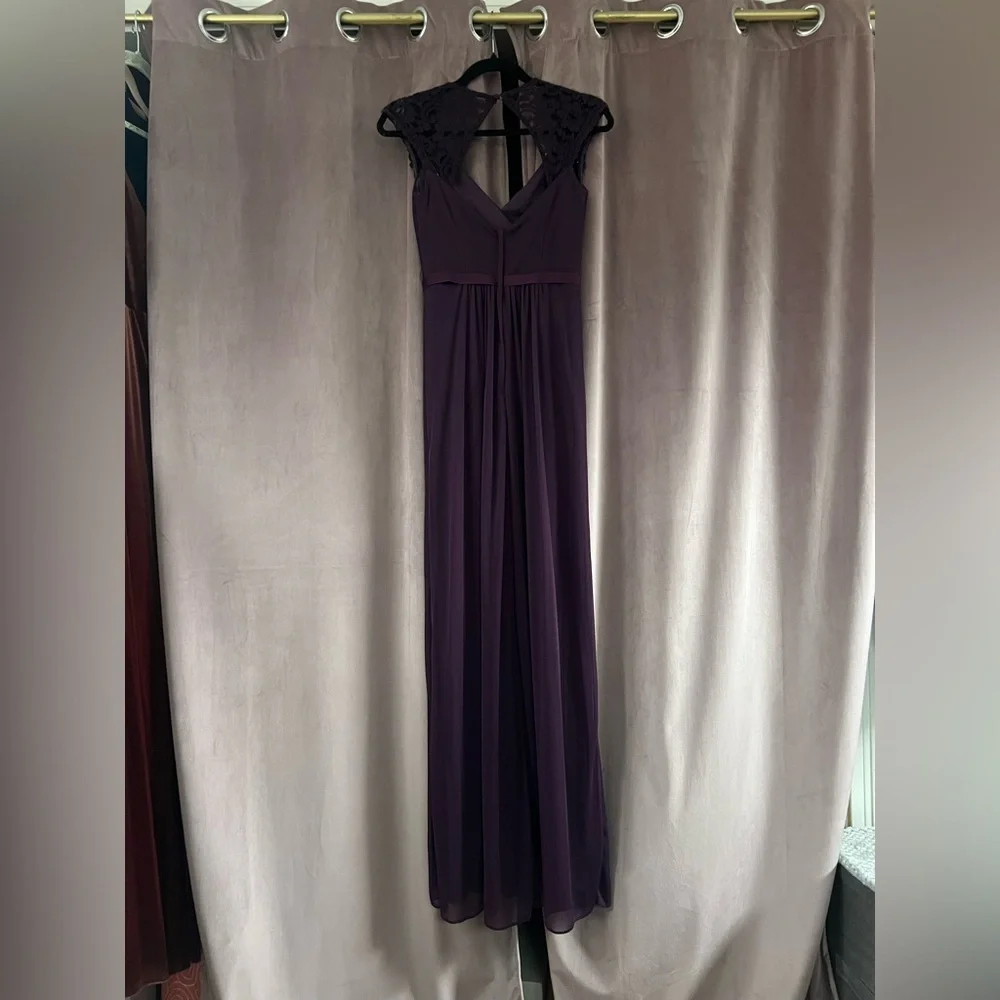 David’s Bridal Plum Lace Capped Sleeves Bridesmaid Maci Dress Size 0 - Picture 2 of 6